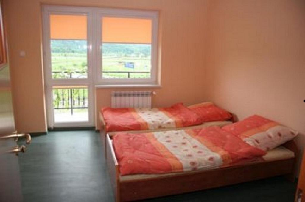 Noclegi Pod Bukowina Myczkowce Quarto foto